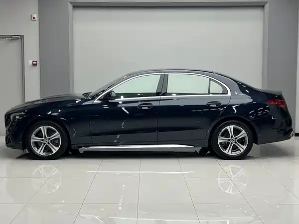 Mercedes-Benz C-Class 2023, фото 2