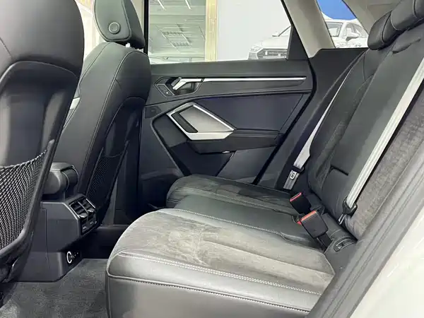 Audi Q3 2022, фото 8