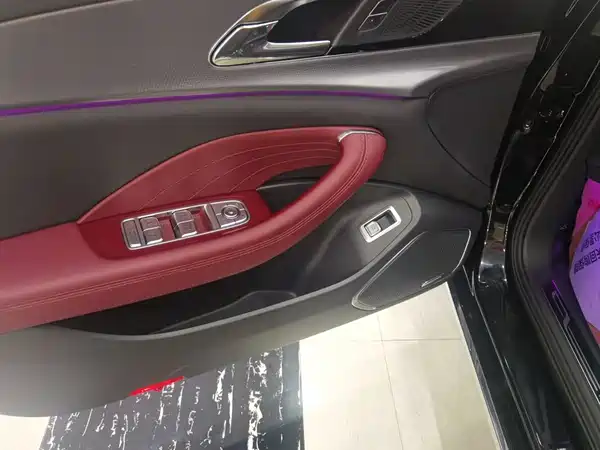 Hongqi H5 2024, фото 15