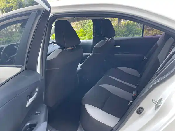 Toyota Corolla 2023, фото 10