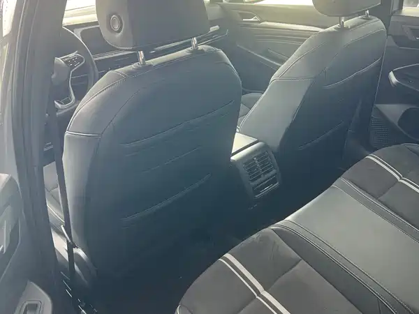 Volkswagen Golf 2023, фото 8