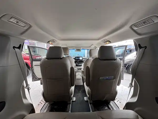 Buick GL8 2023, фото 30