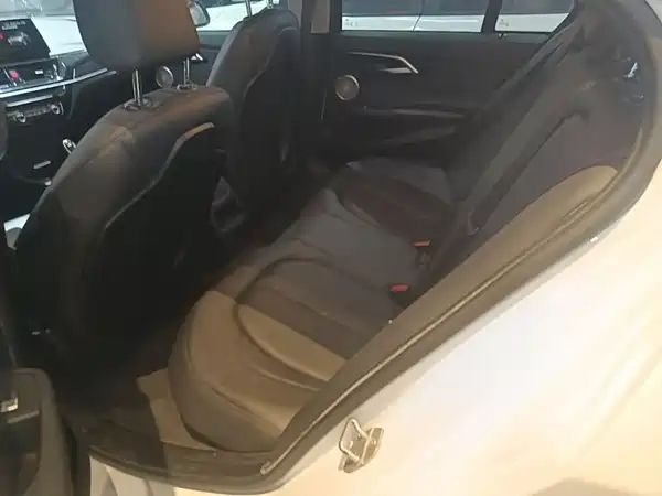 BMW 1 Series 2021, фото 16