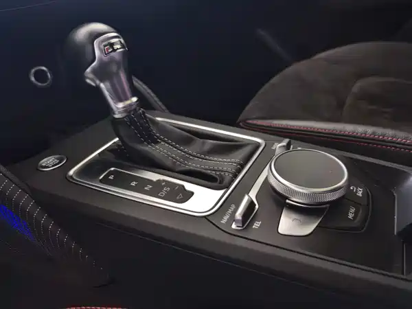 Audi Q2L 2022, фото 8