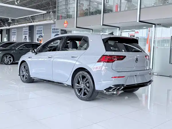 Volkswagen Golf 2023, фото 16