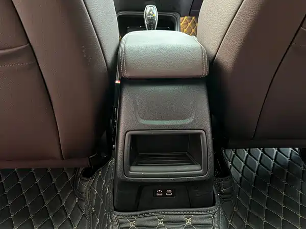 BMW 1 Series 2023, фото 4