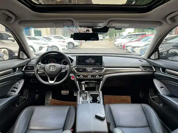 Honda Accord 2022, фото 5