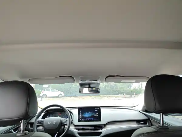 Hongqi E-QM5 2022, фото 17