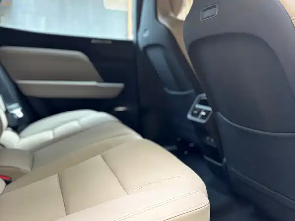 Volvo XC70 PHEV 2026, фото 11