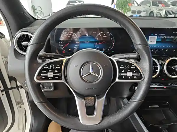 Mercedes-Benz GLB 2022, фото 10