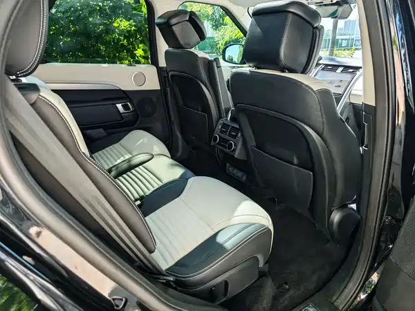Land Rover Discovery 2024, фото 17
