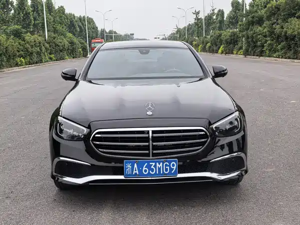 Mercedes-Benz E-Class 2022, фото 3