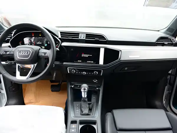 Audi Q3 2023, фото 5