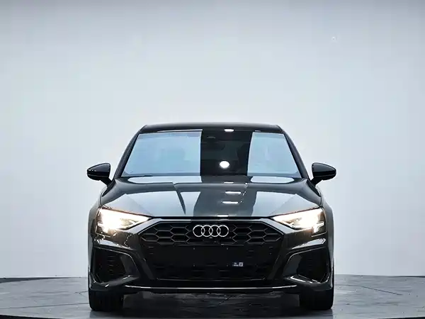 Audi A3 2023, фото 2