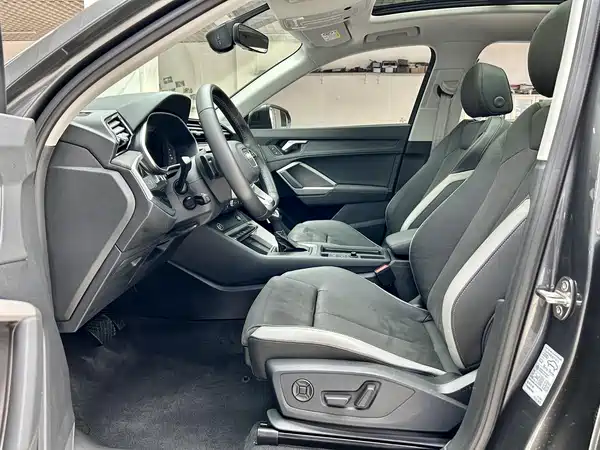 Audi Q3 2022, фото 8
