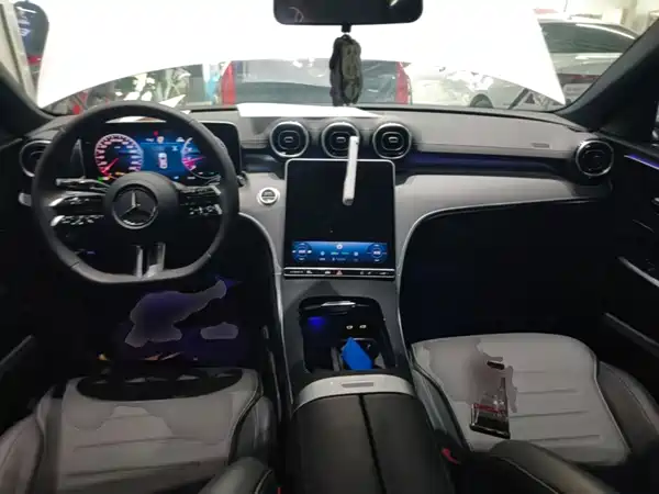 Mercedes-Benz C-Class 2025, фото 9