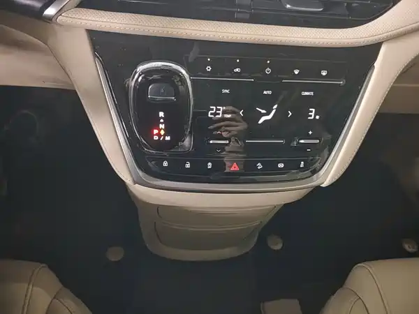 Buick GL8 2023, фото 10