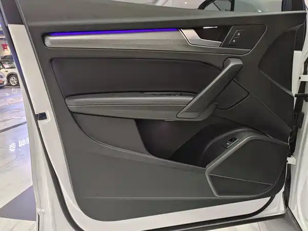 Audi Q5L 2022, фото 5