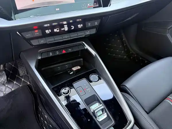 Audi A3 2022, фото 13