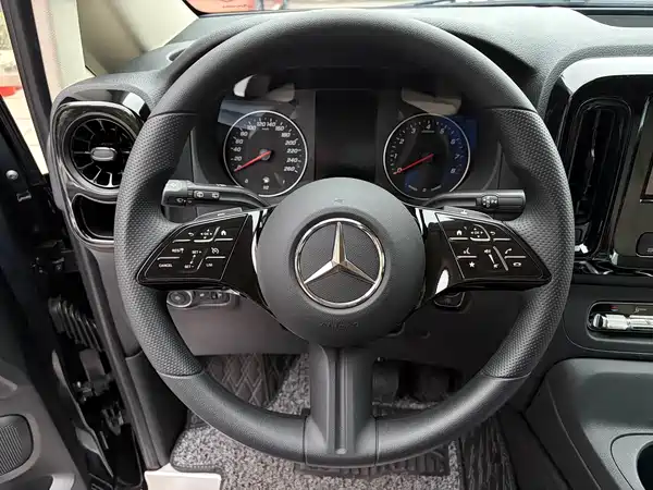 Mercedes-Benz Vito 2024, фото 13