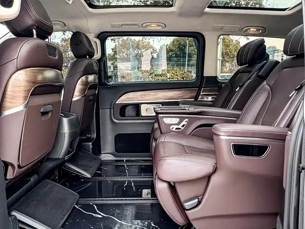 Mercedes-Benz V-Class 2022, фото 9