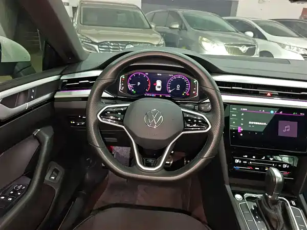 Volkswagen Passat CC 2025, фото 7