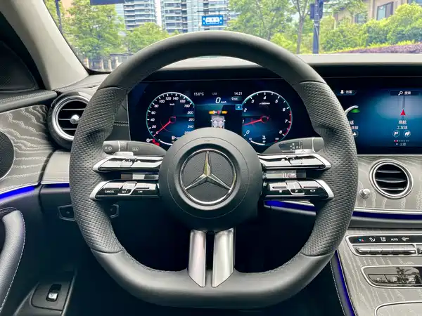Mercedes-Benz E-Class 2022, фото 11