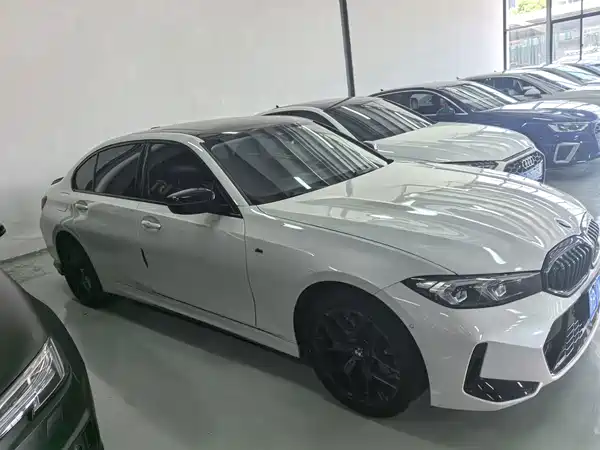 BMW 3 Series 2024, фото 4