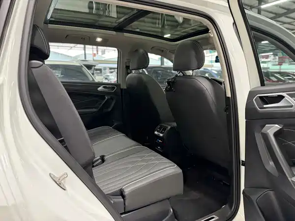 Volkswagen Tiguan L 2022, фото 17