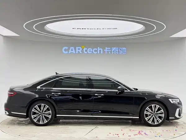 Audi A8 2023, фото 7