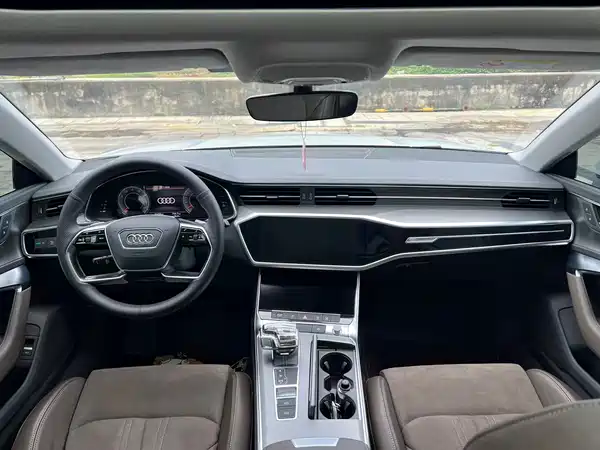 Audi A7L 2024, фото 9