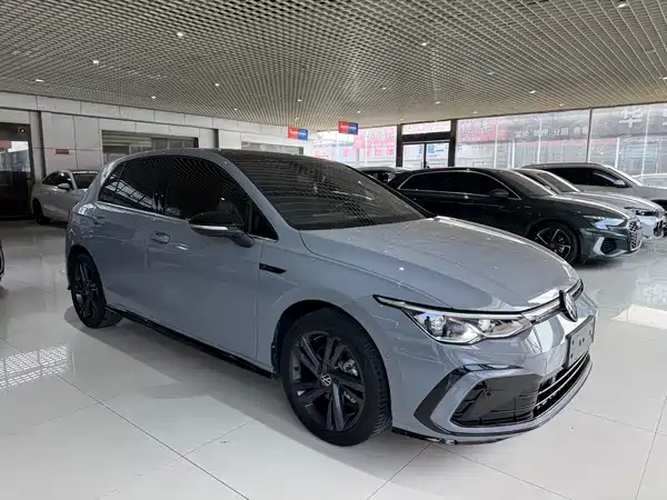 Volkswagen Golf 2023, фото 3