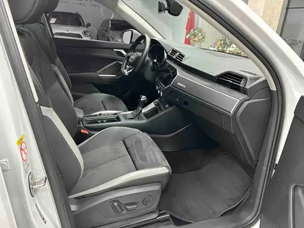Audi Q3 2023, фото 13