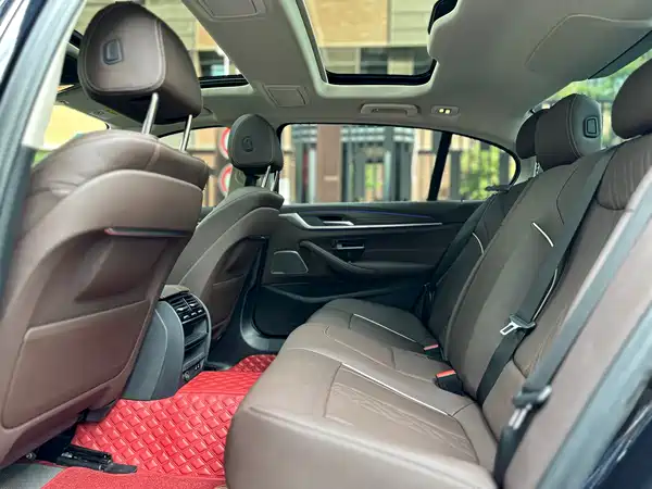 BMW 5 Series 2022, фото 14