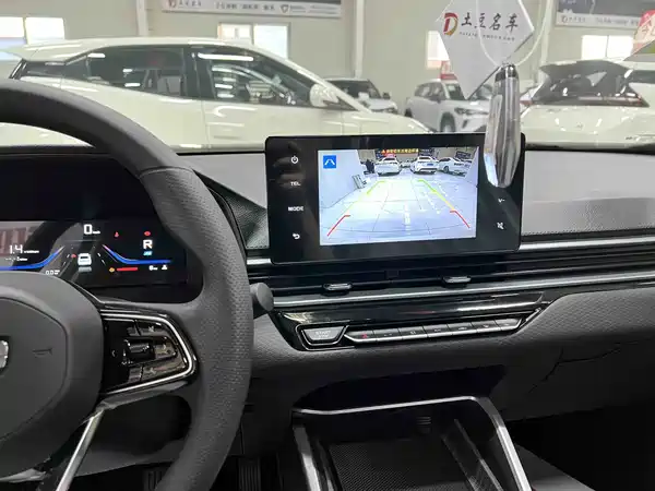 Geely Emgrand 2025, фото 12