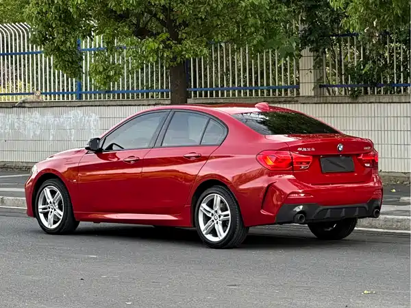 BMW 1 Series 2021, фото 2