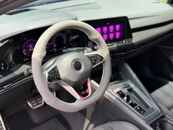 Volkswagen Golf GTI 2023, фото 6