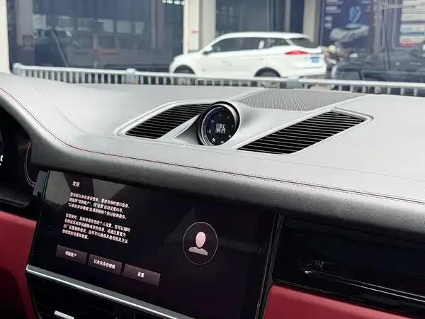 Porsche Cayenne PHEV 2021, фото 19