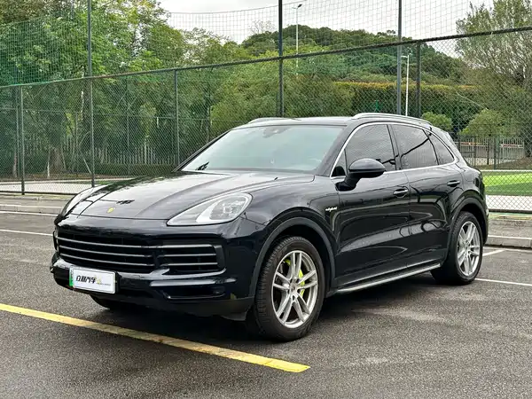 Porsche Cayenne PHEV 2022