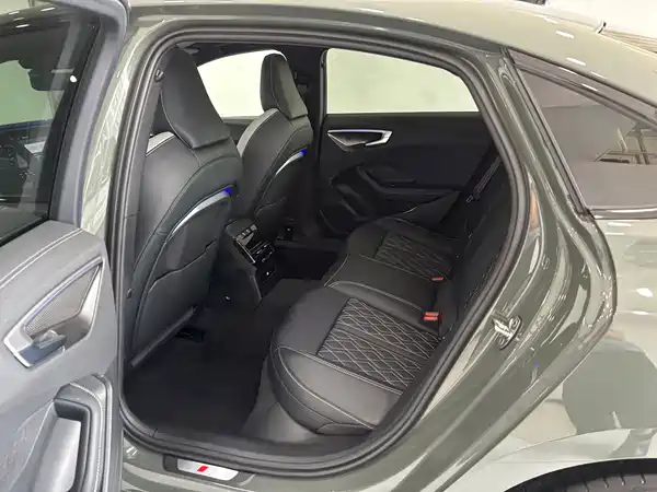 Audi A5L 2025, фото 23