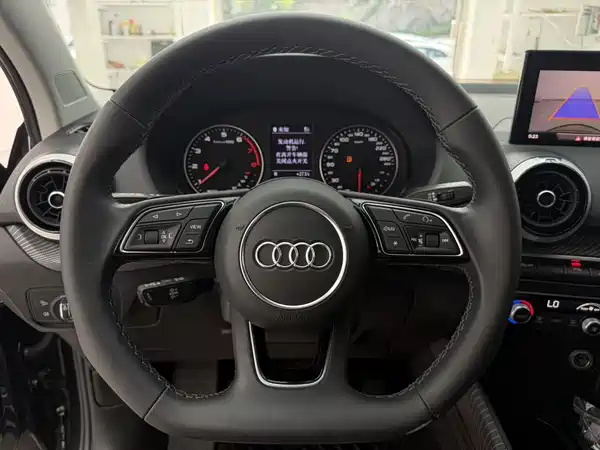 Audi Q2L 2022, фото 17