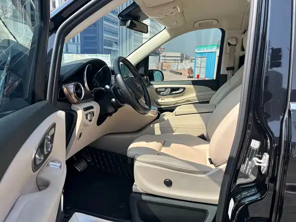 Mercedes-Benz V-Class 2022, фото 7