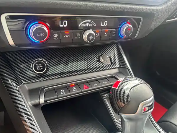 Audi Q3 2023, фото 12