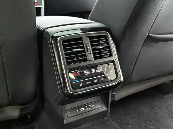 Volkswagen Passat 2022, фото 17