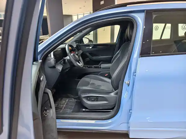 Volkswagen Tiguan L 2024, фото 2