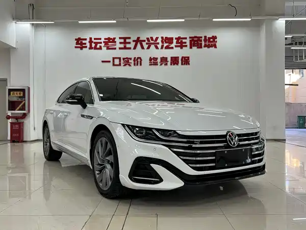 Volkswagen Passat CC 2023, фото 3
