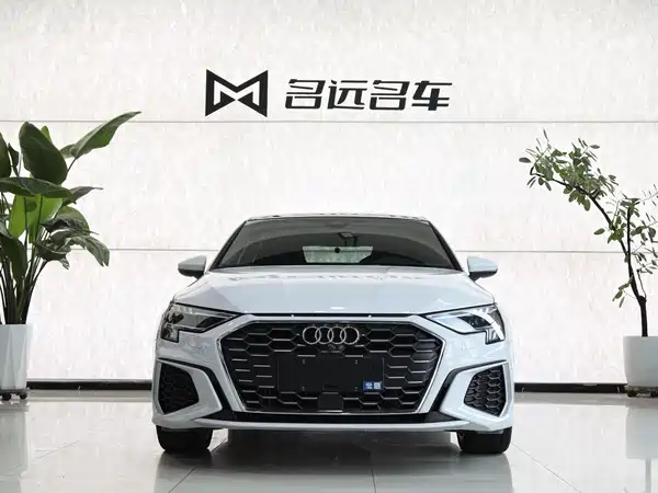 Audi A3 2023, фото 2