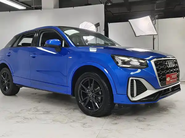 Audi Q2L 2022, фото 2