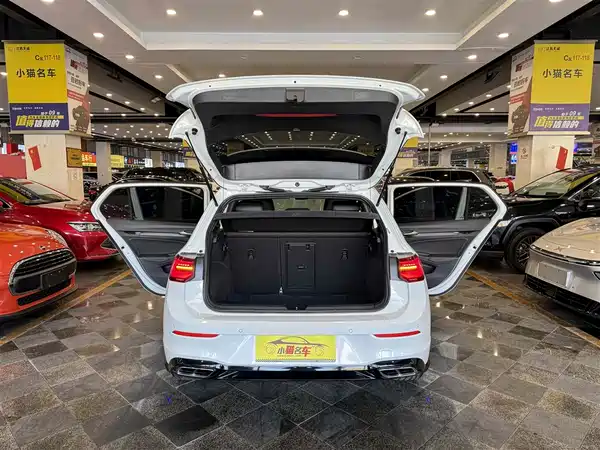 Volkswagen Golf 2023, фото 12