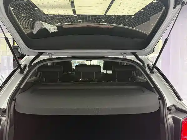 Audi Q2L 2022, фото 21